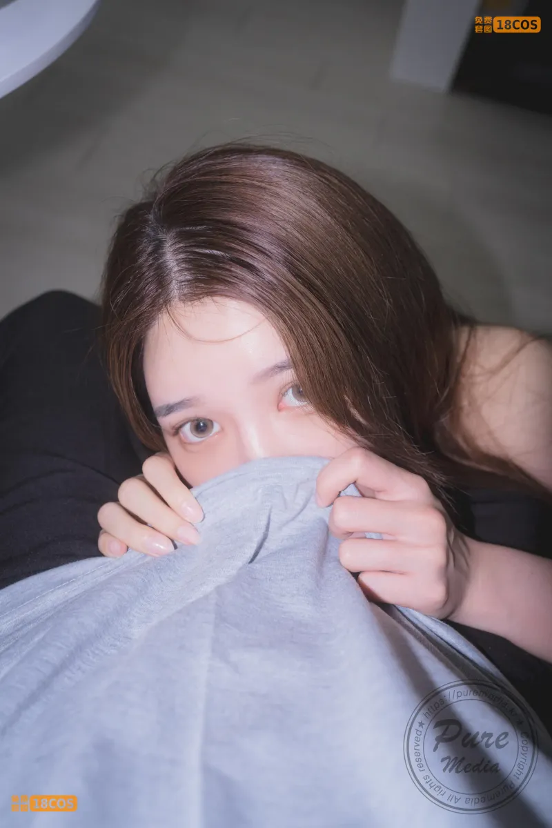 Pure Media 265 Hungry bitch in the stairwell [204P／305MB]